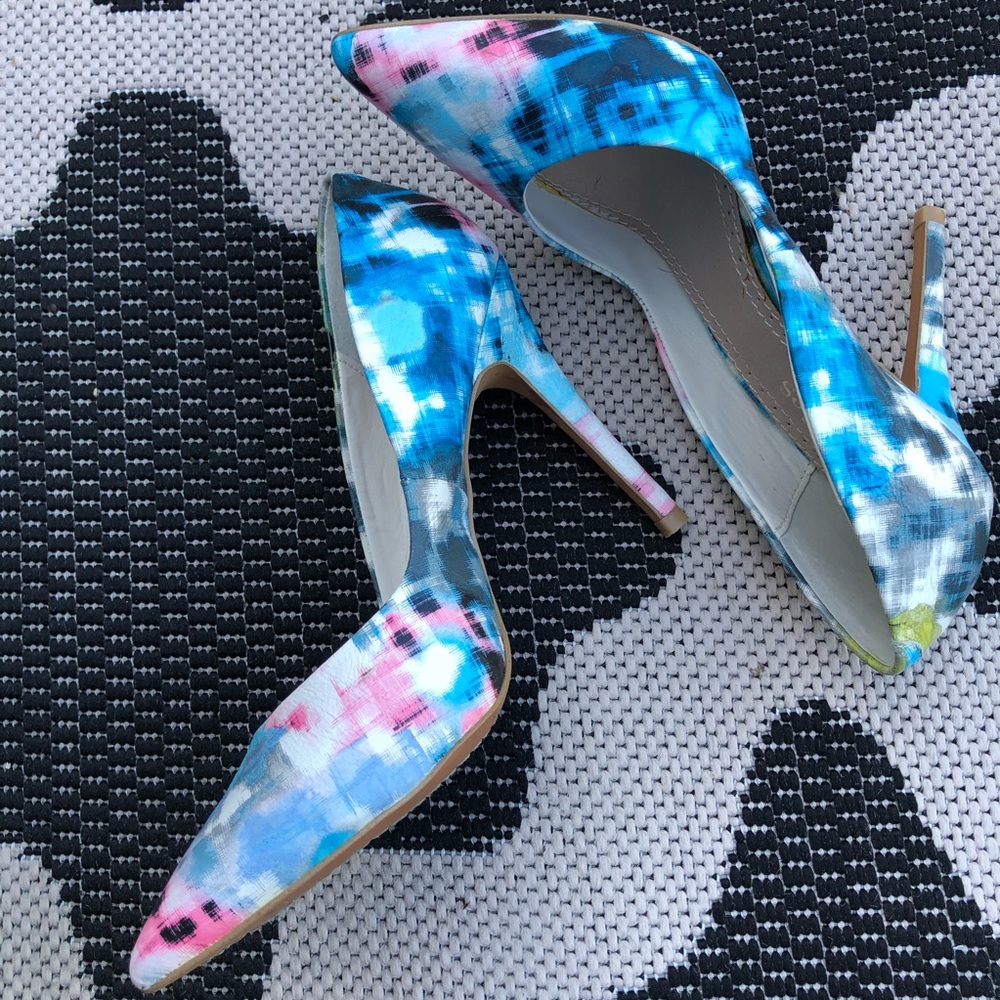 Multi Color Pumps